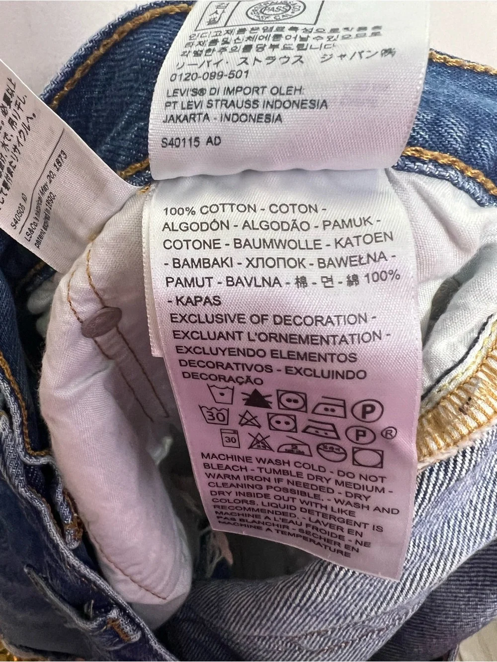 Levi's blue denim 501 Original Short in Roll Away size 30